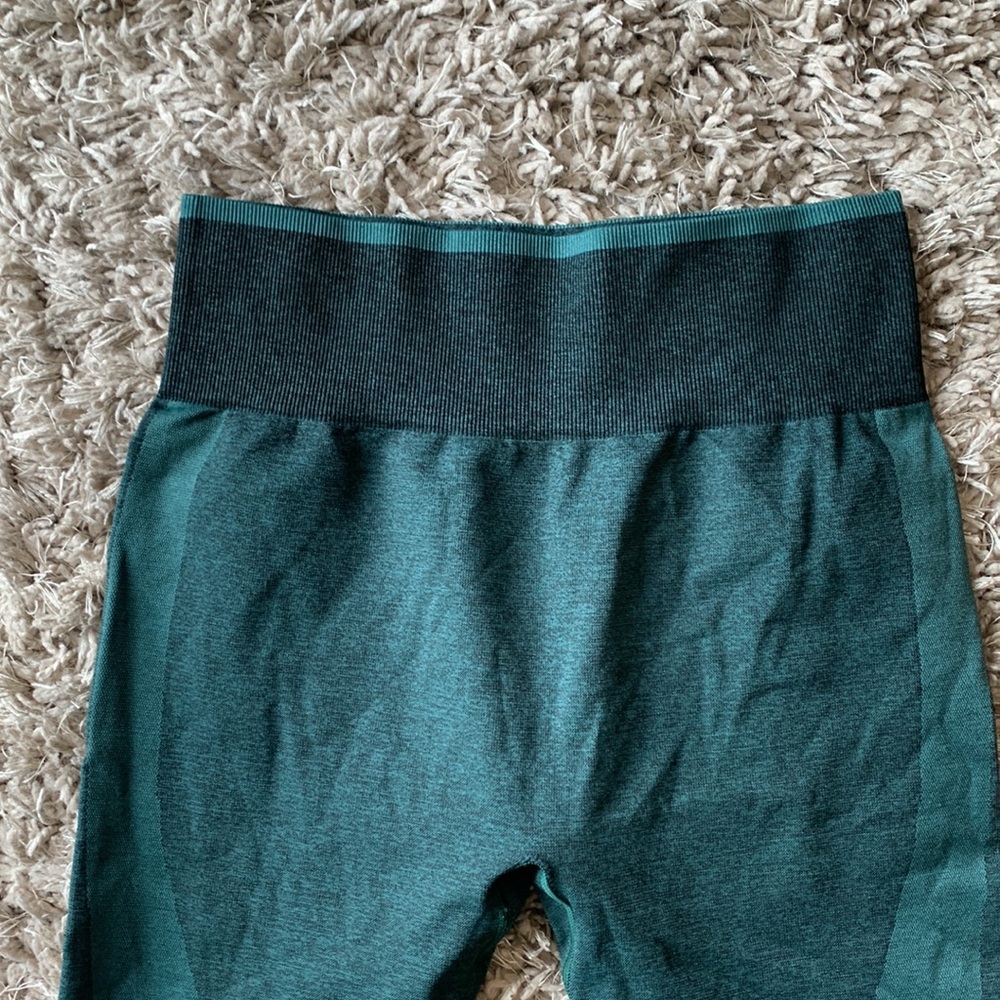 VS PINK Seamless Leggings Pink & Green (2) - Picture 11 of 15